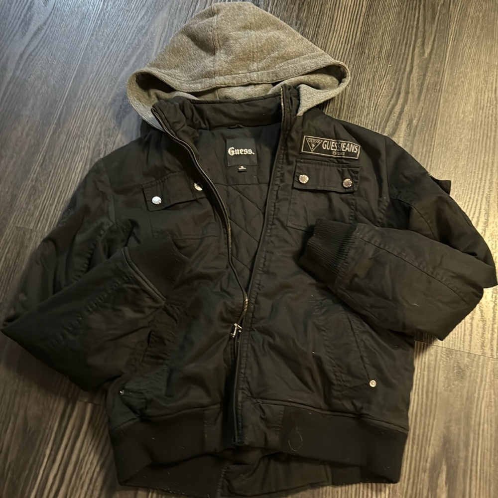 🍍GUESS QUILTED LINING JACKET🍍SZ XL🍍PIT TO PIT 🍍22”🍍LENGTH 25”